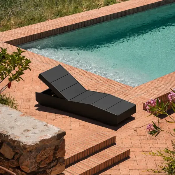 Alternative view of The 405 Chaise